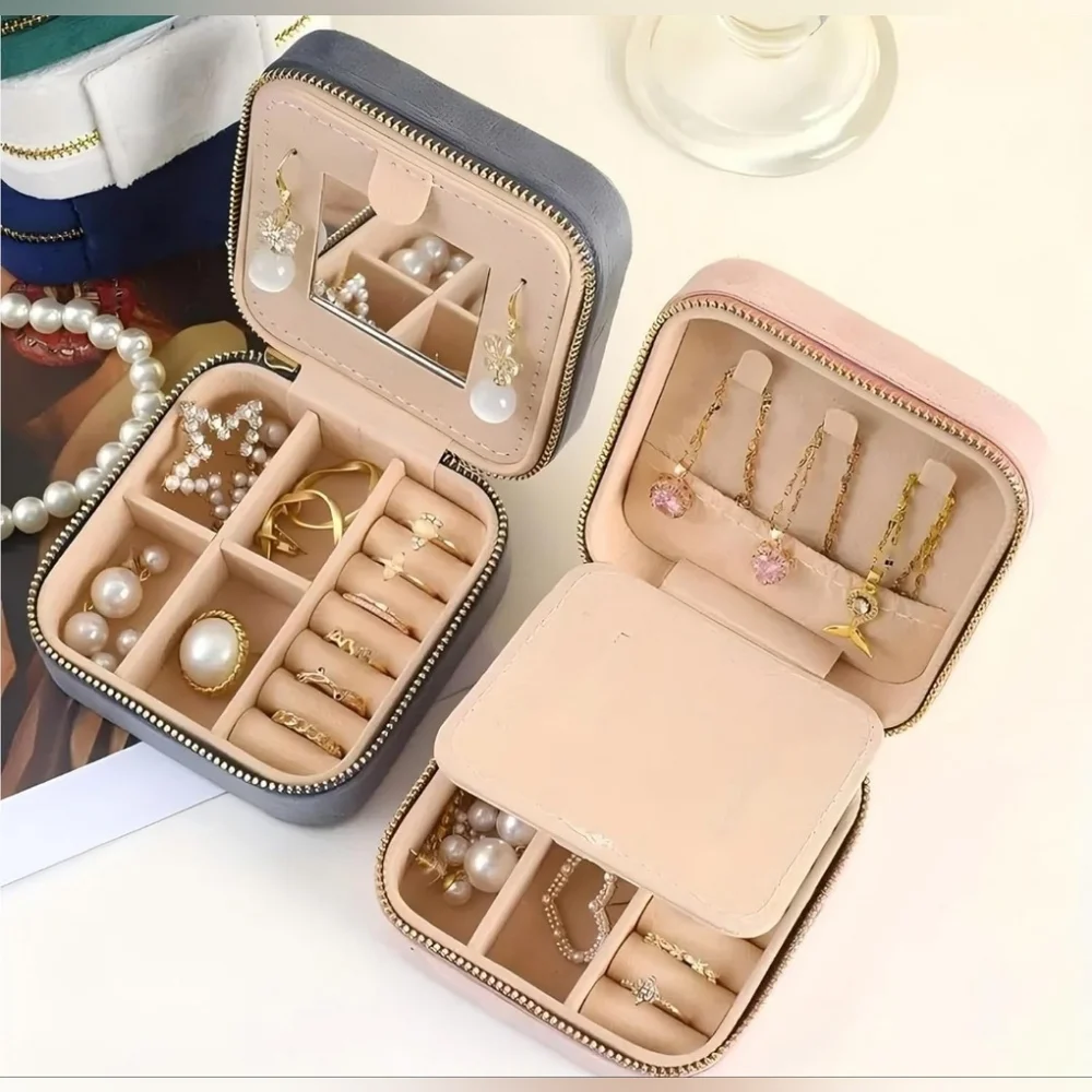 Velvet Mini Jewelry Box w/Mirror, 3 Storage Sections, & Zipper. NWT